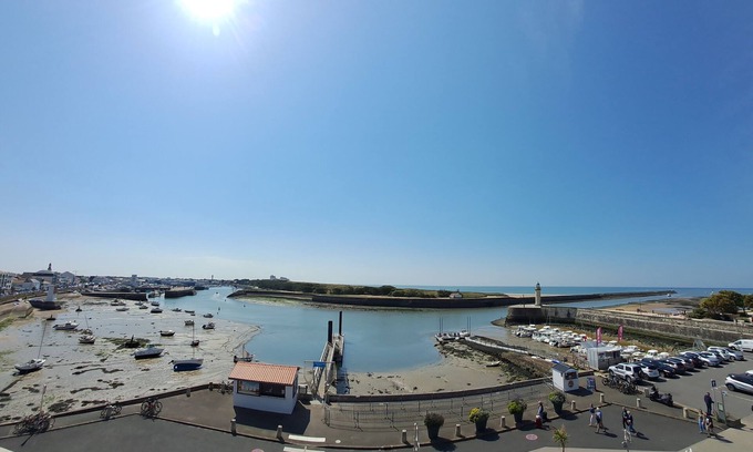 Saint-Gilles-Croix-de-Vie Apartment | Saint Gilles Croix de Vie facing the sea (l'Adon).