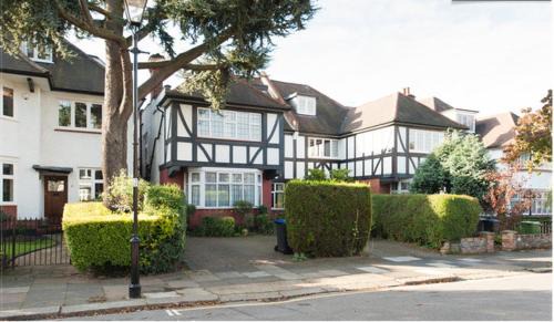 Mapesbury House | Saint Gabriel's Road Guesthouse