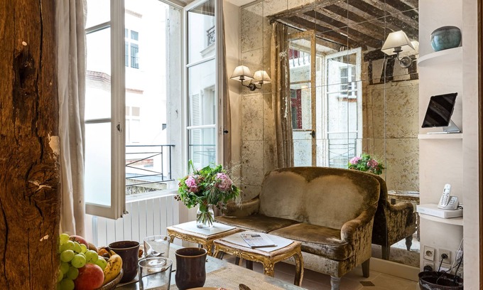 Saint-Thomas-d'Aquin Apartment | Saint Germain Beautiful Sudio