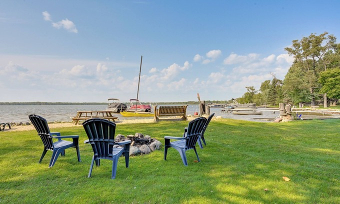 St. Helen Cottage | Saint Helen Lake House w/Private Beach & Fire Pit