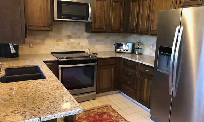 Independence Apartment | ‘Saint LaLa’ a gem, in the Truman Heritage District Independence, MO
