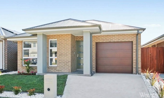 Marsden Park House | SairParadise luxuries and affordable stay for all families and couples .