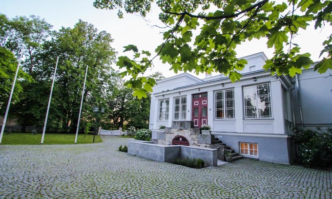 Toila Hotel | Saka Manor