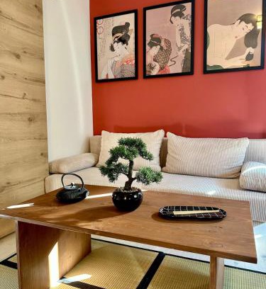 Saint-Quentin Apartment | Sakura Suite - Jacuzzi and Cinema
