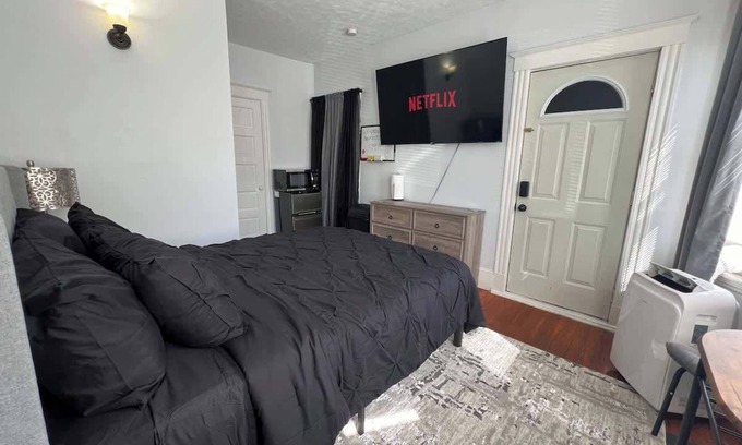 Salem Apartment | Salem Haunted Happenings Retreat