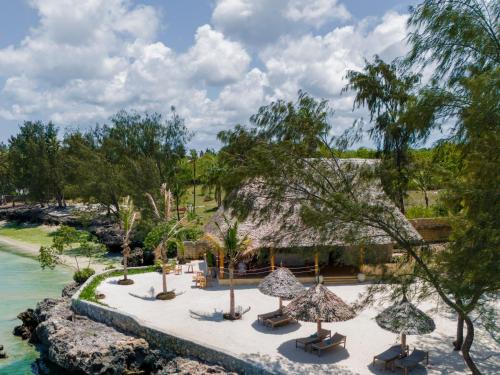 Mkunguni Hotel | Salida Beach