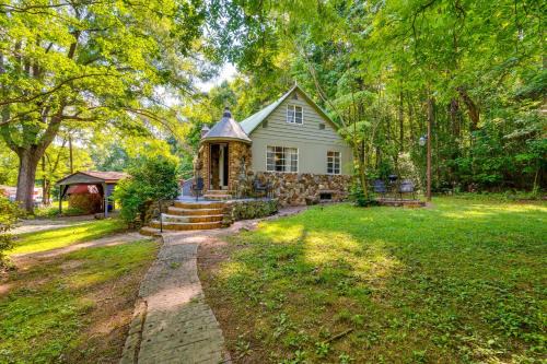 Salisbury House | Salisbury Cottage about 7 Mi to High Rock Lake!