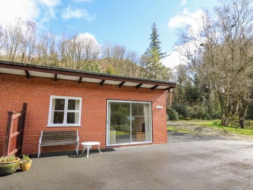 Llanwrthwl House | Salmon Cottage