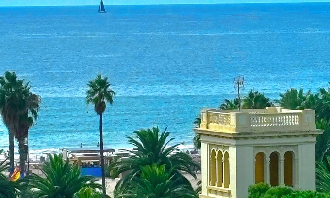 Salou City Centre Apartment | Salou atico center sea view facing beach3CH 2db 2WC Parking air conditioning wifi (last minute)