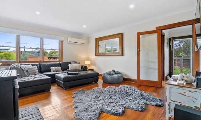 Lauderdale House | 'Salt and Sand" Beach House, 10 min to Airport