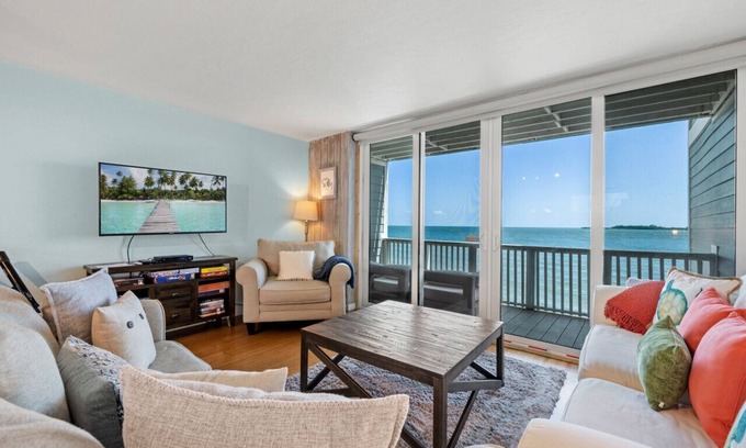 Cedar Key Apartment | Salt Life #2: Endless Gulf views from this 2 bedroom waterfront townhome