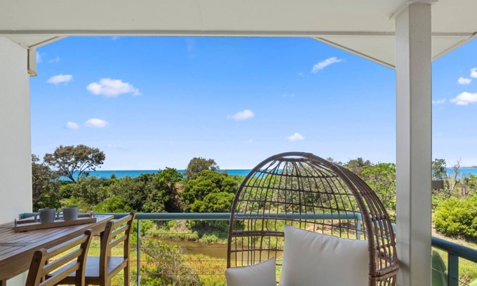 Sapphire Beach House | Salt on Sapphire - a Hamptons style townhouse