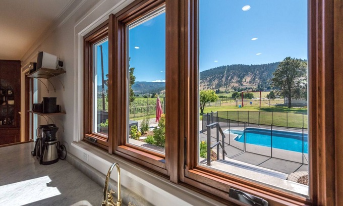 Okanagan-Similkameen House | Salt water pool,Theatre room, Chefs Kitchen