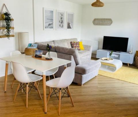 Whitstable Apartment | Salt Yard Apartment, Parking and Terrace, Whitstable