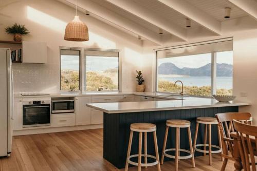 Dolphin Sands House | Saltair Freycinet