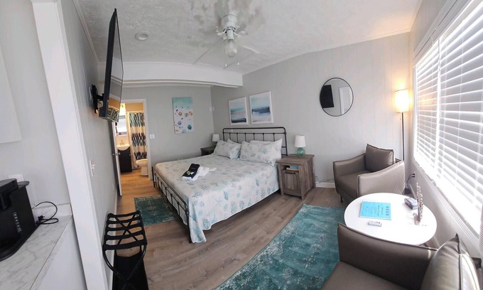 Kitty Hawk Condo | Saltaire 2: Studio King Steps 2 Private Beach Pool