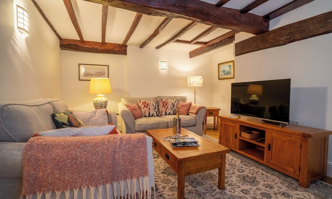 Ashby-de-la-Zouch House | Saltbox Stays/3 bed/2 bath/x6/central location
