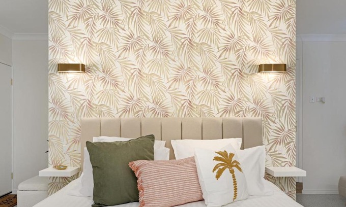 Runaway Bay House | Saltbreeze Boutique Guesthouse