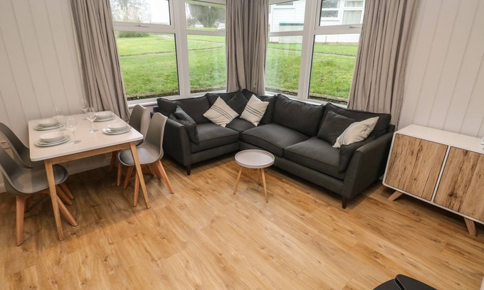 Haverfordwest Cottage | Saltwater