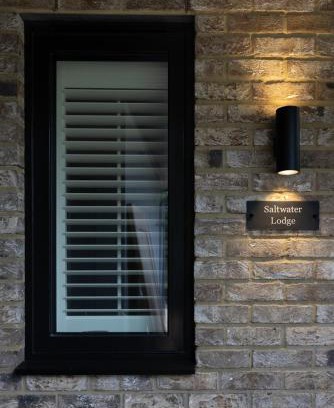 Seaview Apartment | Saltwater Lodge - Air Conditioned 75yrd to the sea