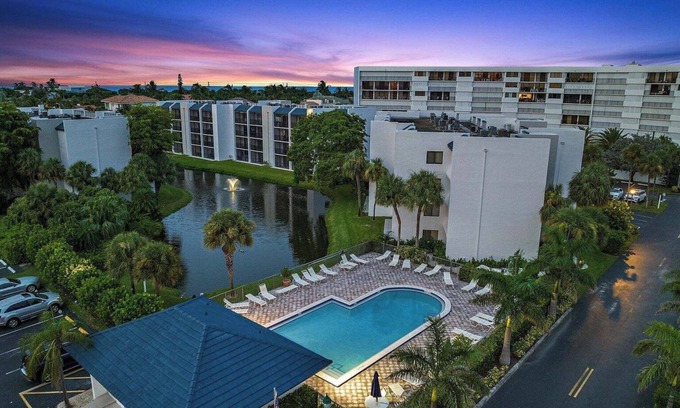 Jupiter One Apartment | Saltwater Sanctuary Coastal Retreat Steps to Shore