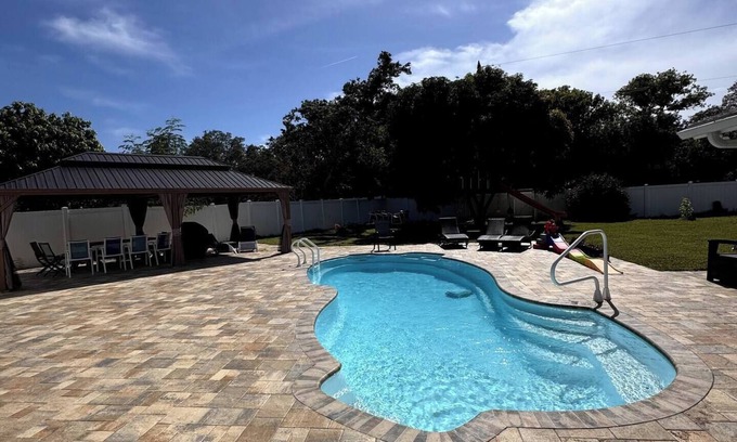 Seminole Apartment | Saltwater Serenty: Seminole Oasis 5 minutes to the beach