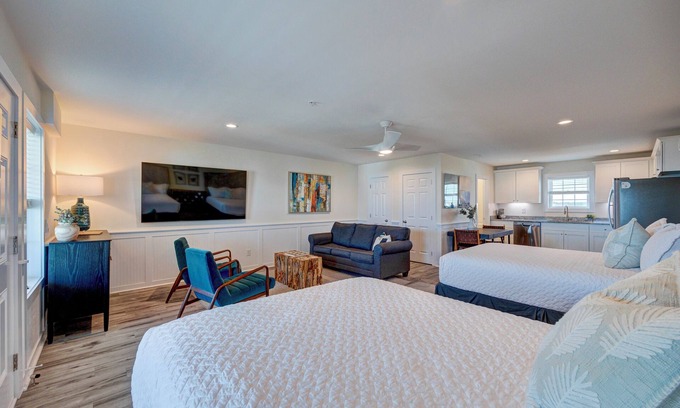 Surf City Apartment | Saltwater Suites, 305 Queen 3rd Floor