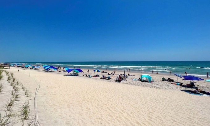 Surf City Apartment | Saltwater Suites