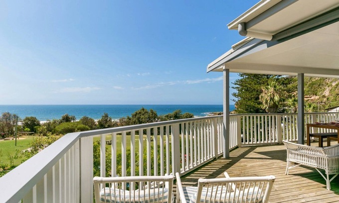 Killcare House | 'Salty Air Beachside Cottage' by Accom Holidays