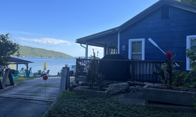 Hammondsport Cottage | Salty Dog QKA waterfront cottage