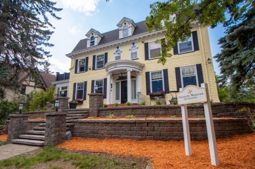 Congdon Park Hotel | Salyards Mansion by Heirloom Boutique Collection