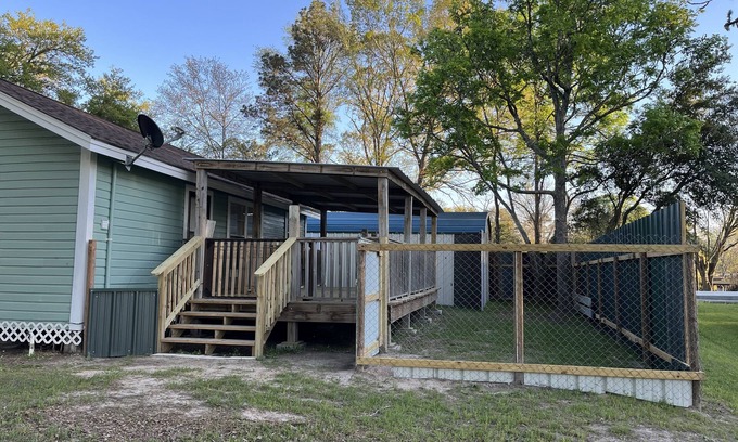 Zavalla House | SAM RAYBURN BASS COTTAGE