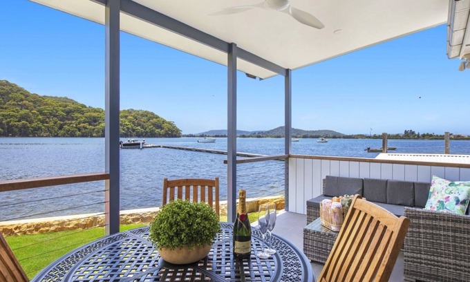 Woy Woy Bay House | SAM'S SHACK WATERFRONT WOY WOY BAY