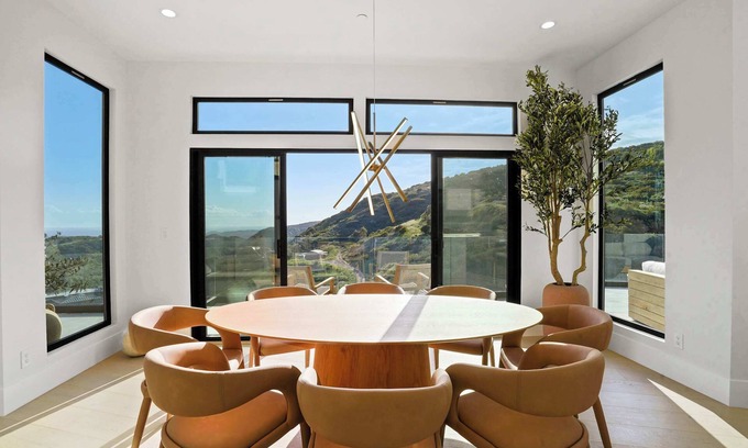 Malibu House | Samara by Stay Awhile Villas