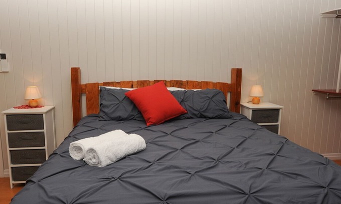 Mount Samson House | Samford Lakes - Spillway Cottage