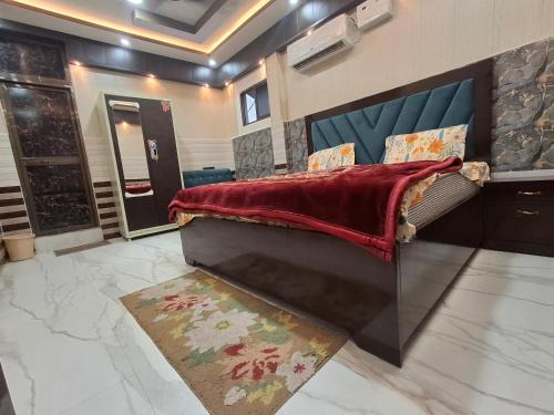 Ayodhya House | Samiksha HOME STAY 2 NEAR SABJI MANDI AYODHYA JI HANUMANGARHI IS 150m FROM OUR GUEST HOUSE AND RAM JANAM BHOOMI IS 300m