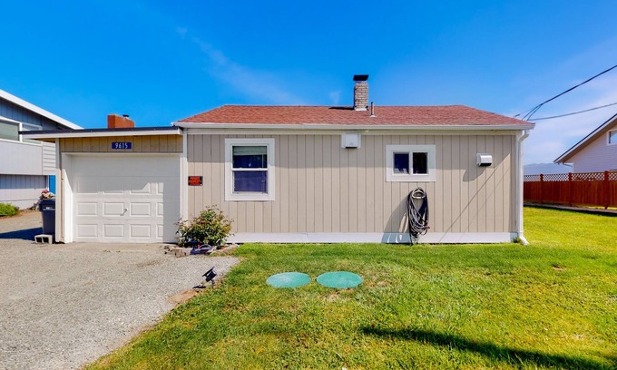 Bow House | Samish Bay Cottage | Bayfront home in Bow with gorgeous view & woodstove