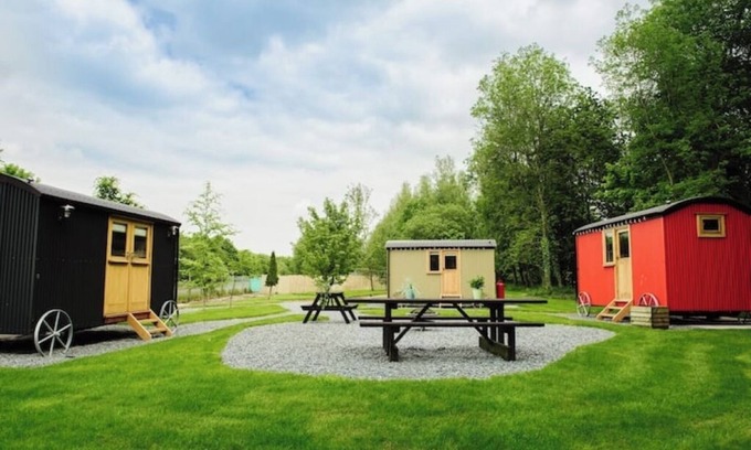 Higher Walton Cabin | Samlesbury Hall Shepherd's Hut