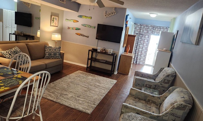 Crescent Beach Condo | 🐬San-A-Bel🐬Ocean Front 2BR Condo~ Balcony~Outdoor HotTub~Pool👣Bring FlipFlops