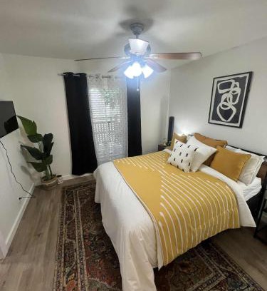 Uptown Apartment | San Antonio Cozy Tourist Full Apartment
