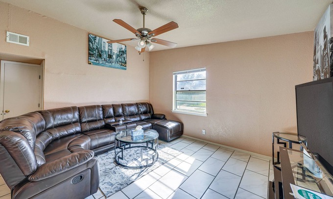 Southside House | San Antonio Home Near AFB & Hospitals: WFH Welcome