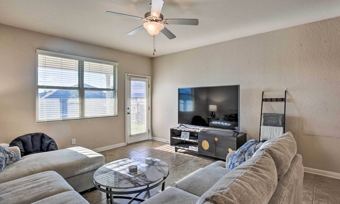 Medina Valley House | San Antonio Home w/Yard ~ 8 Mi to Lackland!