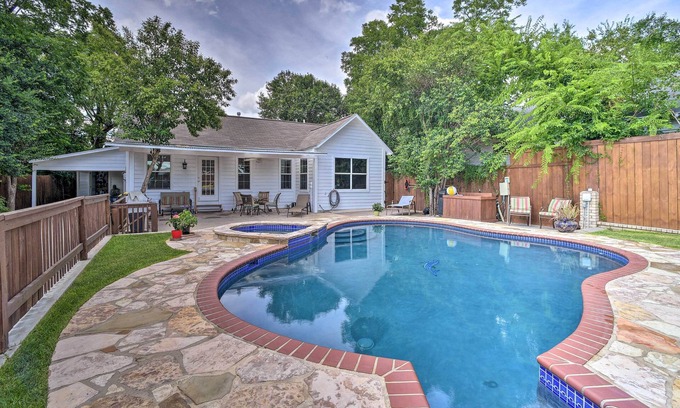 Northwest Los Angeles Heights House | San Antonio House w/Private Pool, Spa & Grill