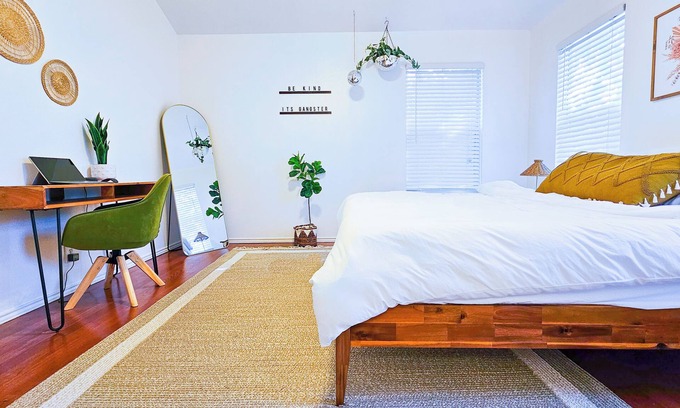 San Antonio House | San Antonio Oasis | King Bed | Designer
