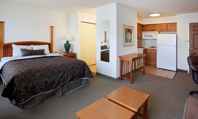 Vance Jackson Apartment | San Antonio Sea World Adventure! Free Breakfast & Outdoor Pool open year-round!