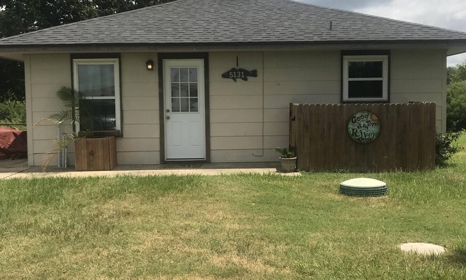 Brazoria House | San Bernard Canal Cottage