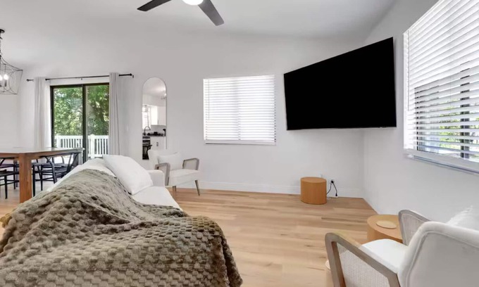 San Carlos Park House | San Carlos Combo Stay