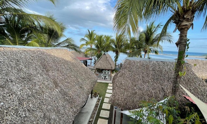 Costa Esmeralda Bed & Breakfast | San Carlos Surf Resort & Eco Lodge