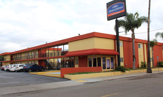 Lincoln Acres Hotel | San Diego Hotel Close to beaches, zoo, convention center, airport, restaurant