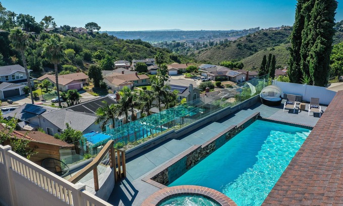 San Carlos House | San Diego Modern Coastal View with Pool and Hot Tub